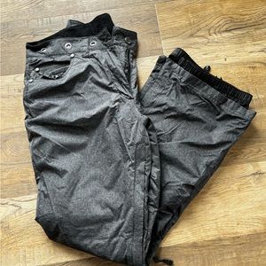 Women’s snow pants